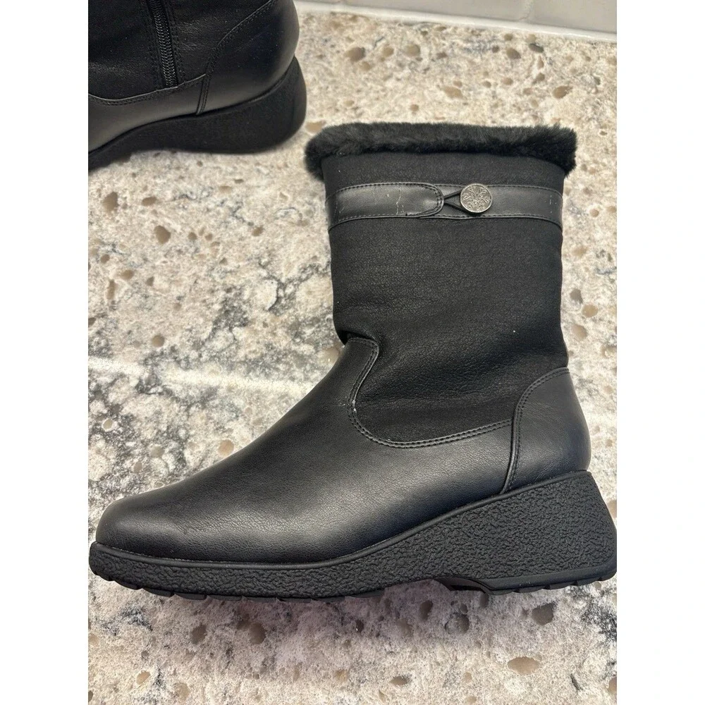Khombu‎ Women’s Size 9 Waterproof Black Winter Boots Flaw